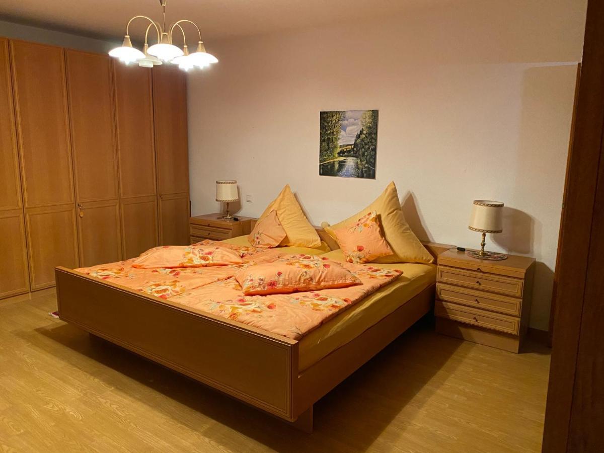 פירמאסנס Ferienwohnung Mit Garten מראה חיצוני תמונה