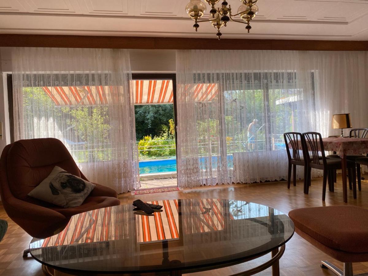 פירמאסנס Ferienwohnung Mit Garten מראה חיצוני תמונה